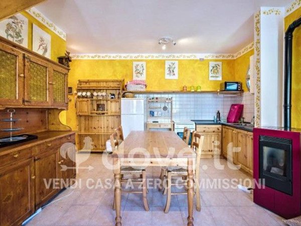 appartamento in vendita a Val Brembilla