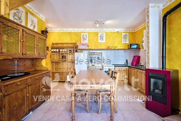 appartamento in vendita a Val Brembilla