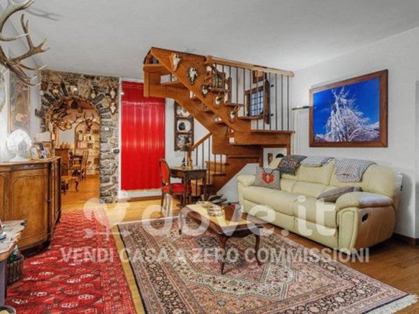 casa indipendente in vendita a Val Brembilla in zona Gerosa