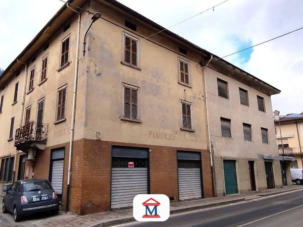 intera palazzina in vendita a Val Brembilla in zona Brembilla