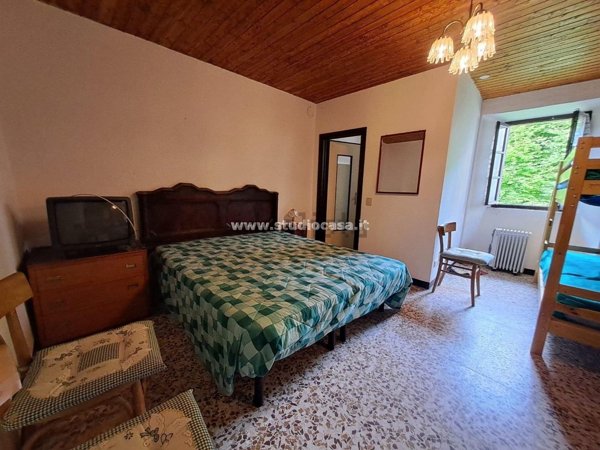 appartamento in vendita a Val Brembilla