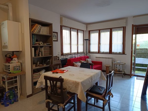 appartamento in vendita a Val Brembilla in zona Gerosa