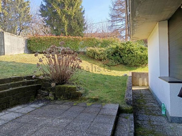 appartamento in vendita a Val Brembilla in zona Gerosa