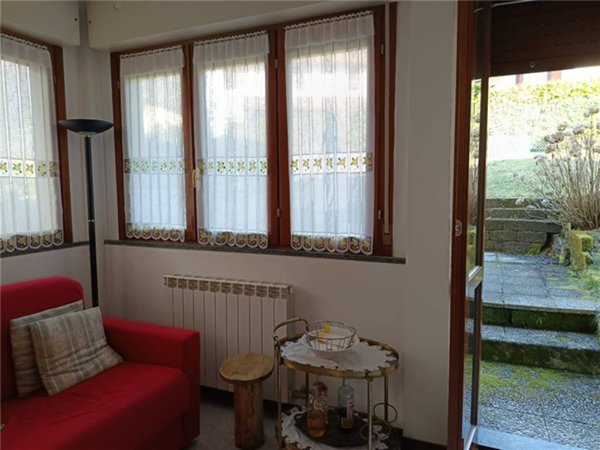 appartamento in vendita a Val Brembilla in zona Gerosa