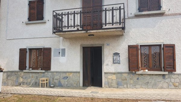 appartamento in vendita a Val Brembilla