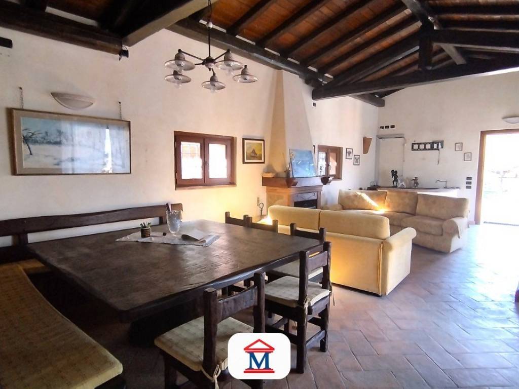 casa indipendente in vendita a Val Brembilla in zona Laxolo