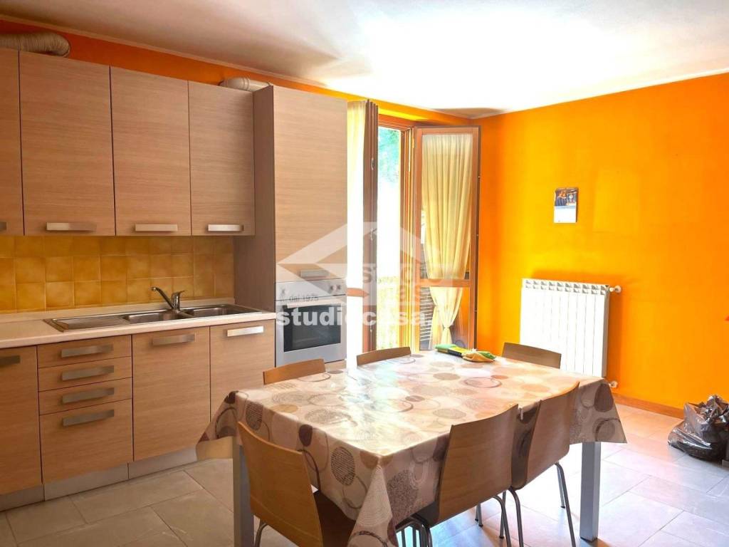 appartamento in vendita a Val Brembilla in zona Brembilla