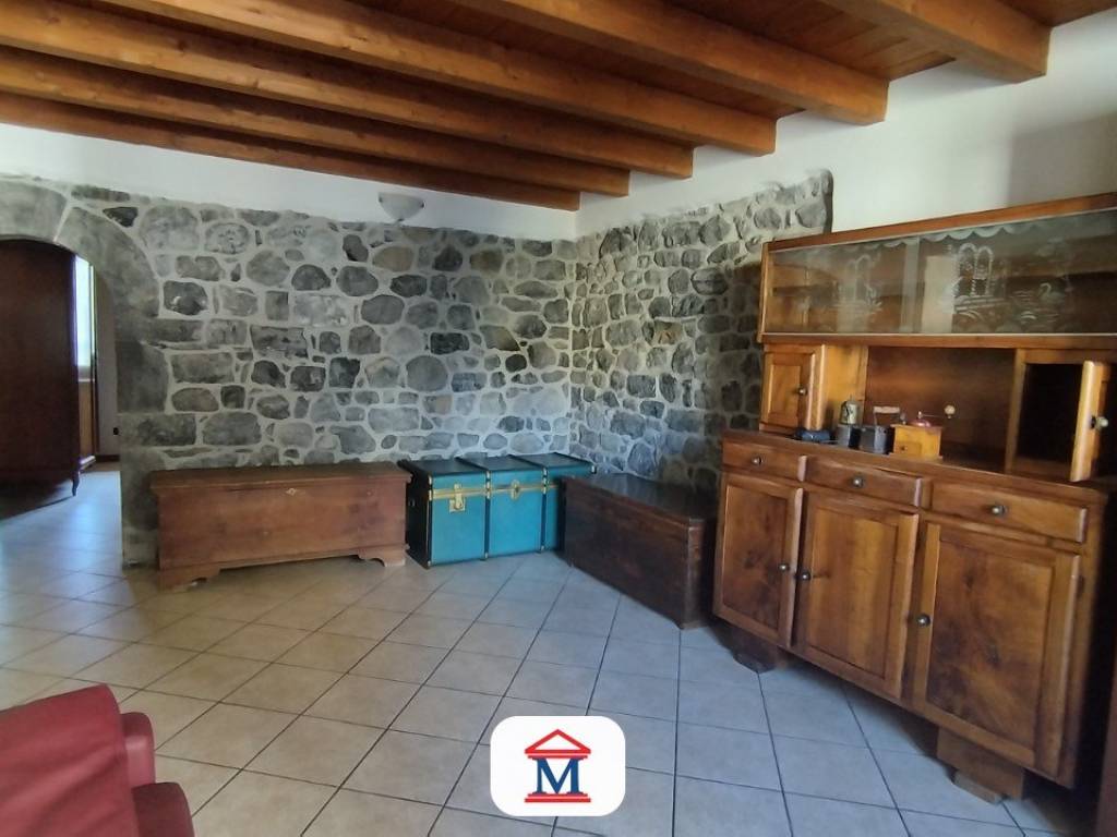 appartamento in vendita a Val Brembilla in zona Brembilla