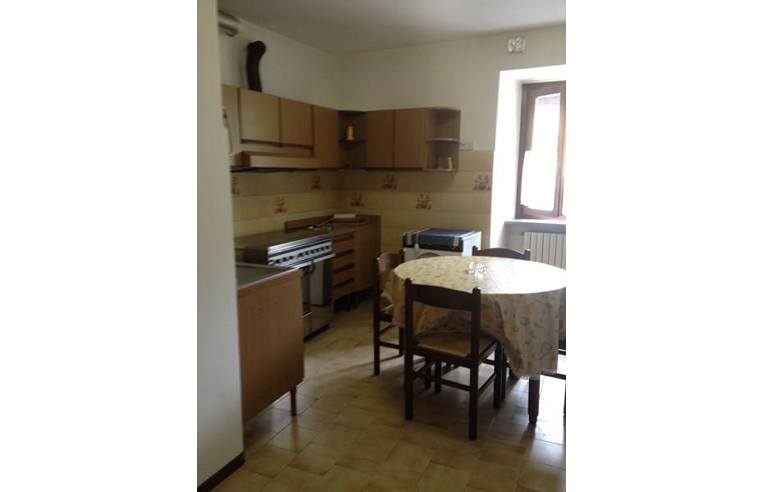 appartamento in vendita a Val Brembilla