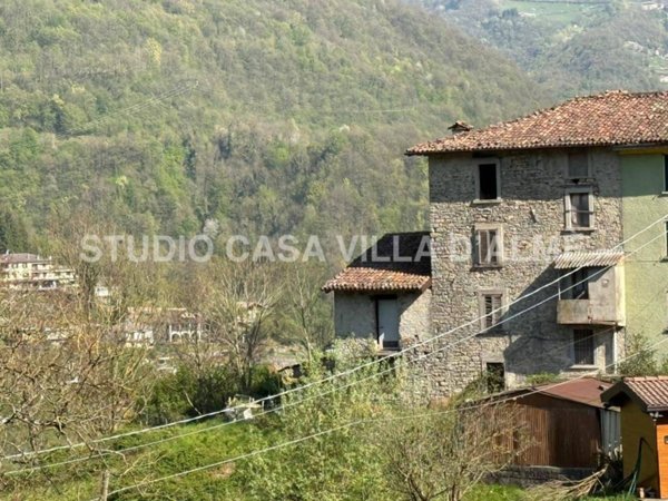 casa indipendente in vendita a Val Brembilla