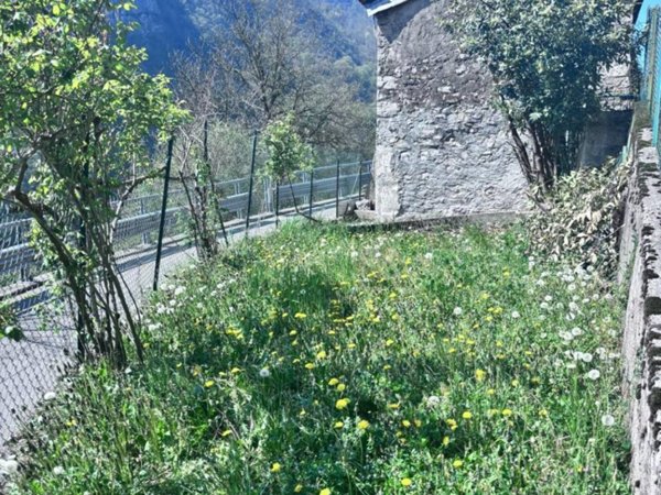 casa indipendente in vendita a Val Brembilla in zona Camorone