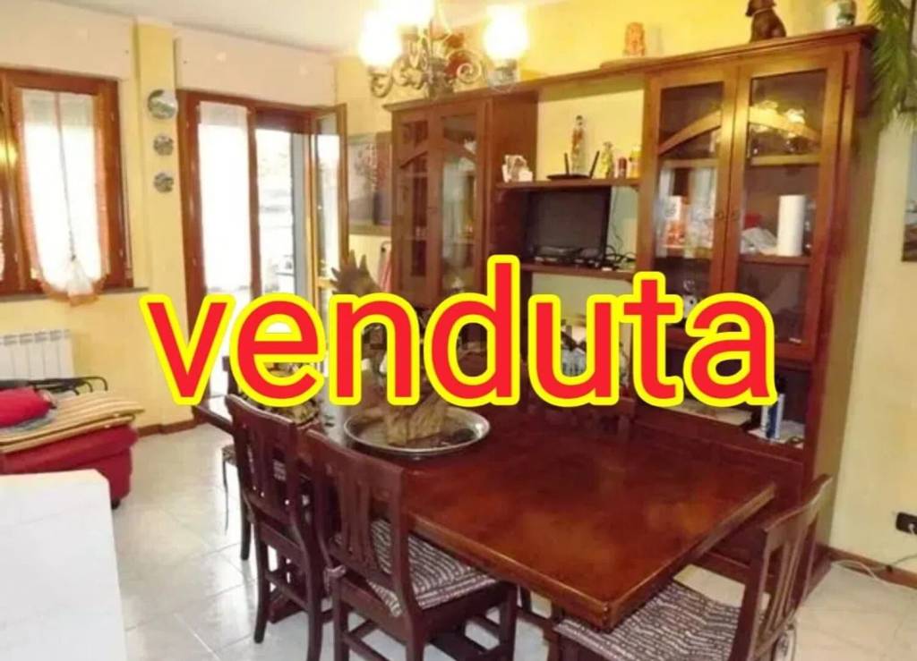 casa indipendente in vendita a Val Brembilla in zona Gerosa
