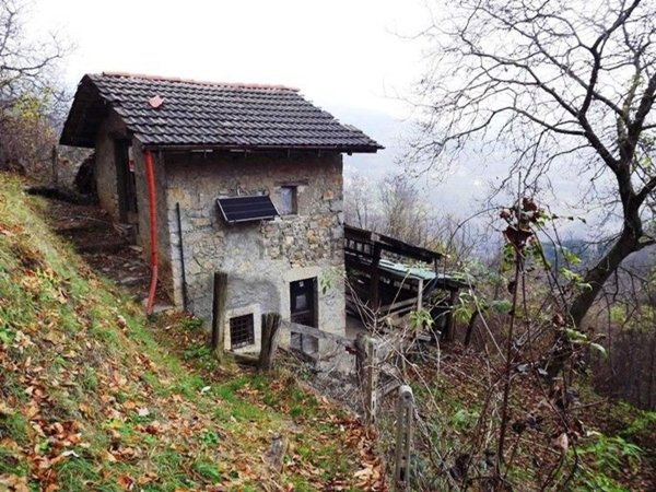 appartamento in vendita a Val Brembilla in zona Gerosa