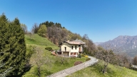 casa indipendente in vendita a Val Brembilla