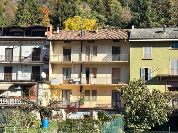 appartamento in vendita a Val Brembilla in zona Brembilla