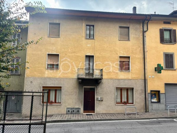 appartamento in vendita a Val Brembilla