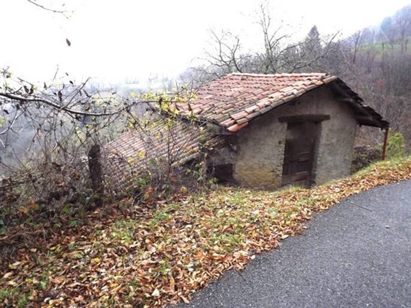 casale in vendita a Val Brembilla in zona Gerosa