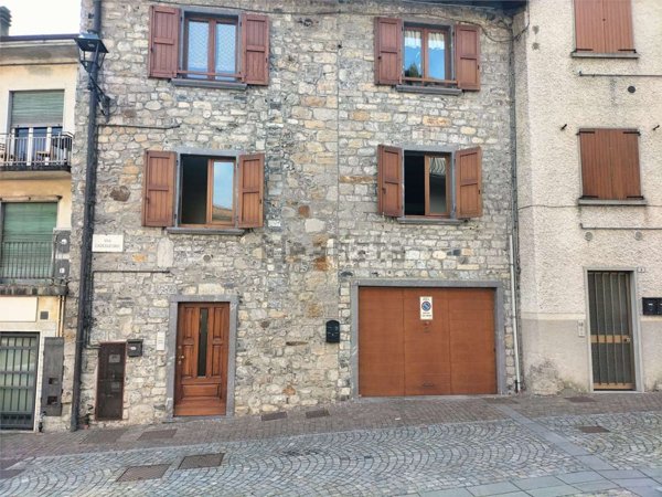 appartamento in vendita a Val Brembilla in zona Brembilla