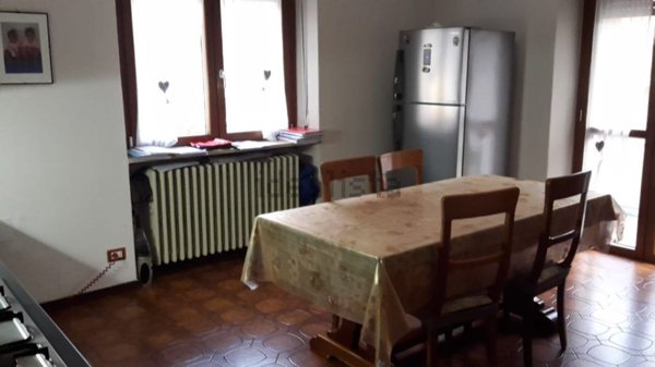 appartamento in vendita a Val Brembilla in zona Brembilla