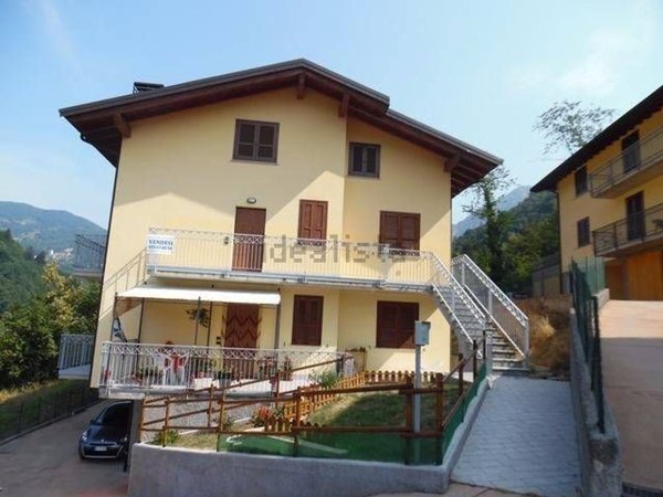 appartamento in vendita a Val Brembilla