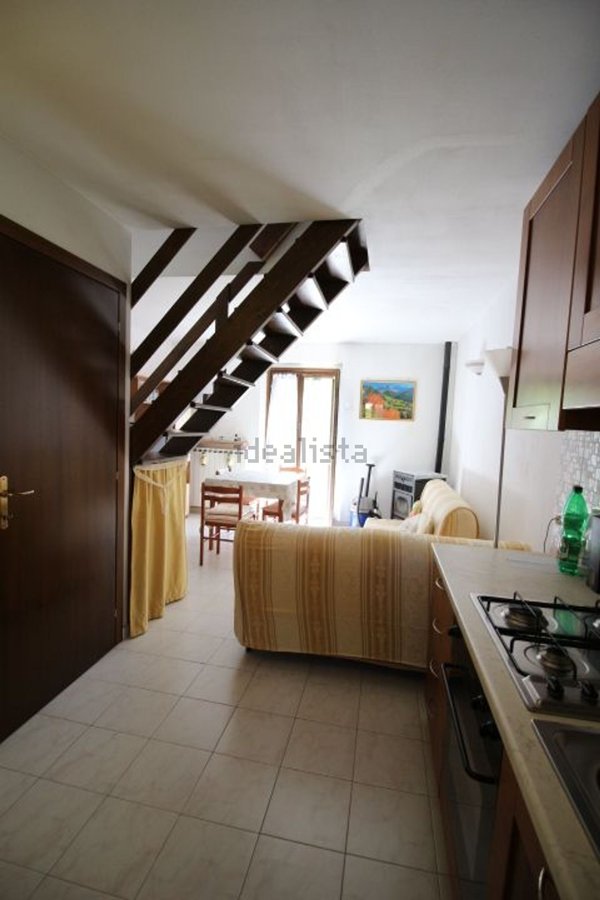 appartamento in vendita a Val Brembilla in zona Gerosa