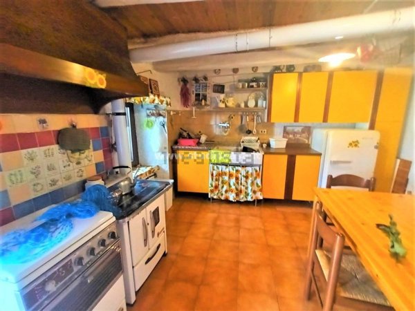 appartamento in vendita a Val Brembilla