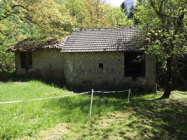 casale in vendita a Val Brembilla in zona Gerosa
