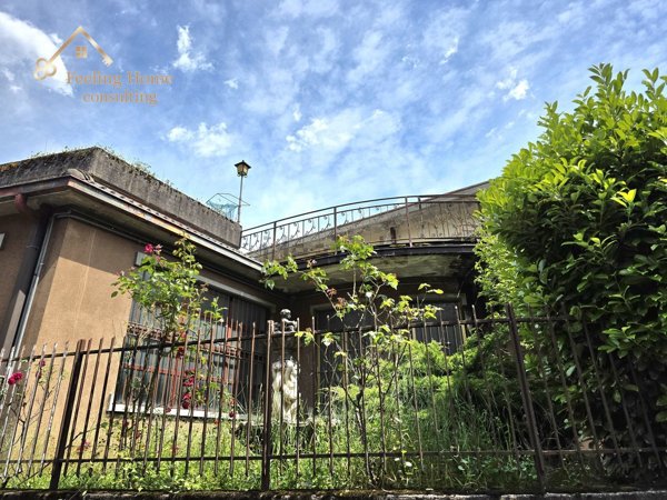 casa indipendente in vendita a Val Brembilla