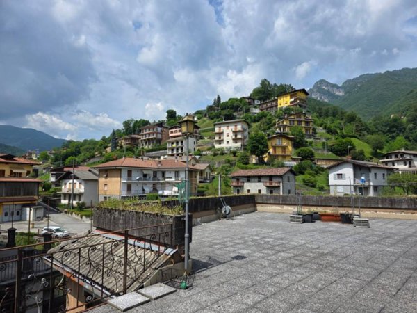 intera palazzina in vendita a Val Brembilla in zona Brembilla