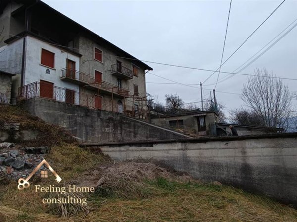 casale in vendita a Val Brembilla in zona Camorone