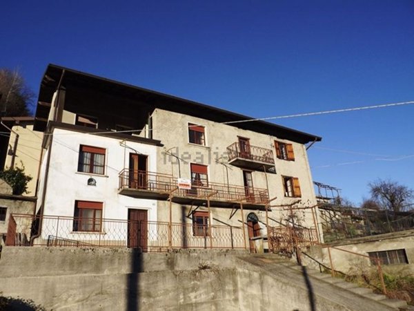 casale in vendita a Val Brembilla in zona Camorone