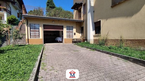 appartamento in vendita a Val Brembilla in zona Laxolo