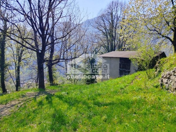 appartamento in vendita a Val Brembilla in zona Gerosa