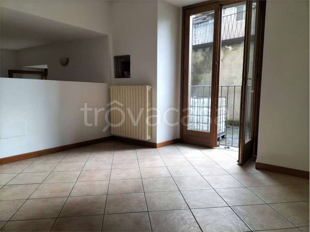 appartamento in vendita a Val Brembilla in zona Brembilla