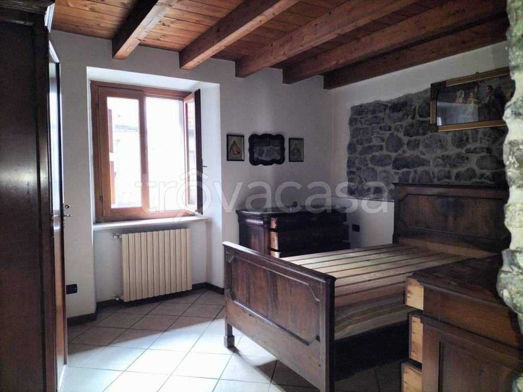 appartamento in vendita a Val Brembilla in zona Brembilla