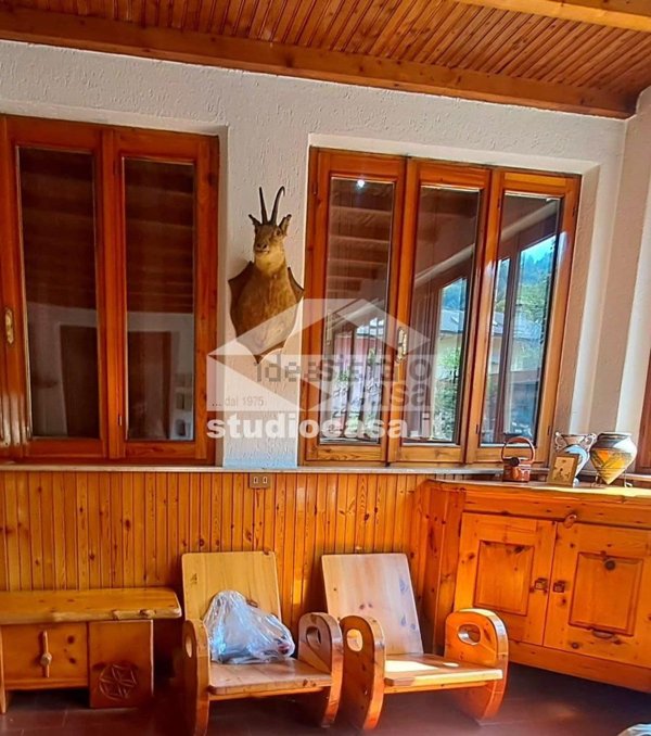 casa indipendente in vendita a Val Brembilla in zona Camorone