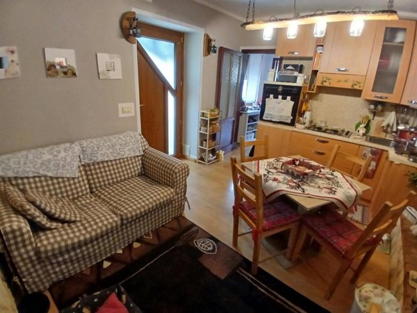 appartamento in vendita a Val Brembilla
