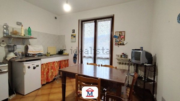 appartamento in vendita a Val Brembilla in zona Gerosa