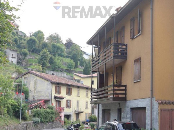 appartamento in vendita a Val Brembilla in zona Brembilla
