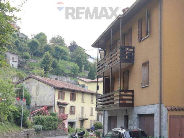 appartamento in vendita a Val Brembilla in zona Brembilla