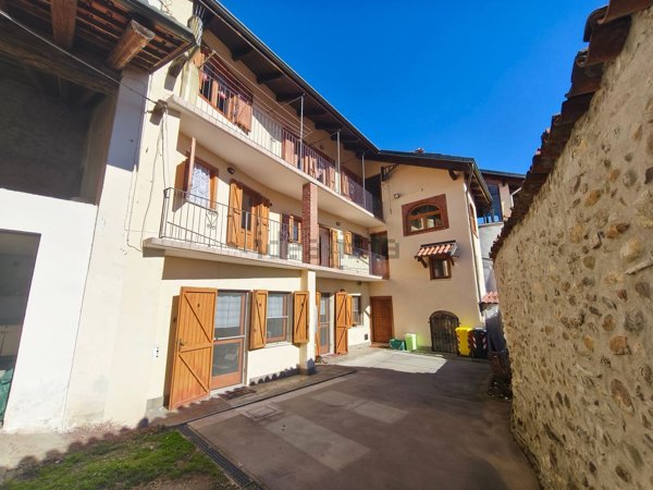 casa semindipendente in vendita a Balangero