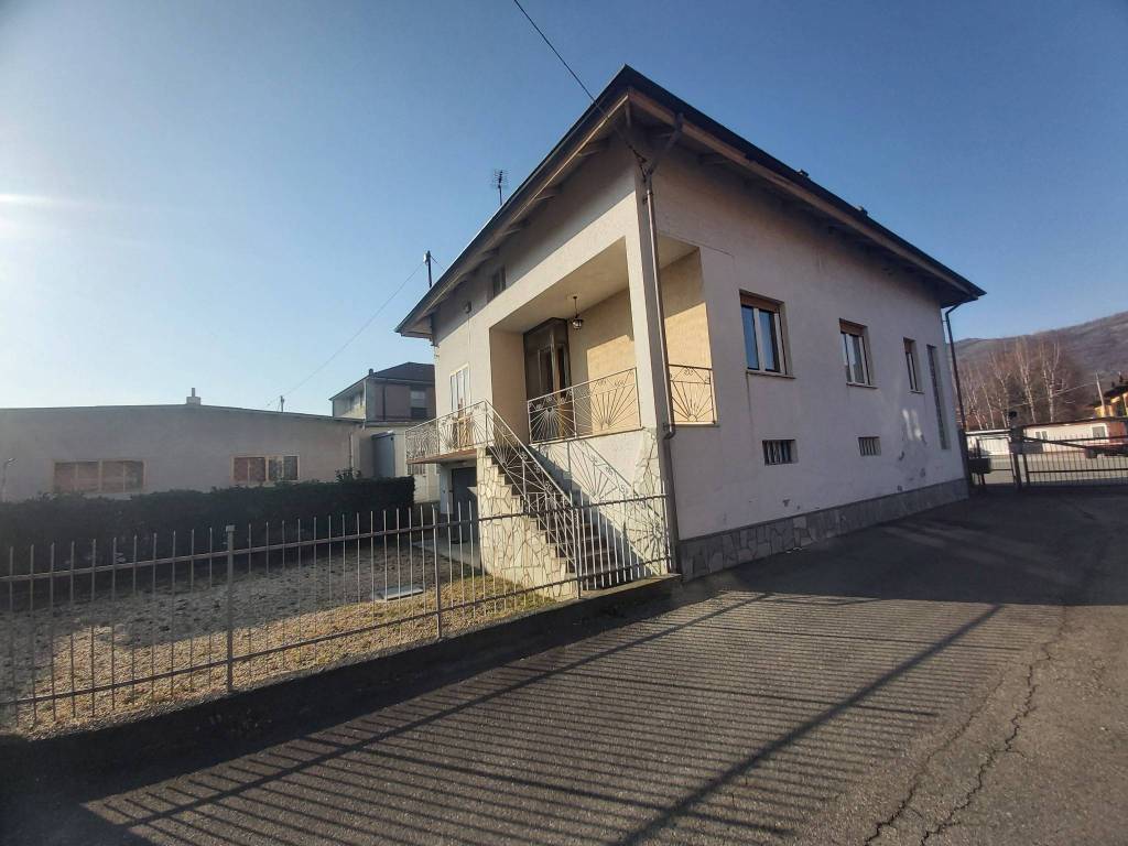 casa indipendente in vendita a Balangero