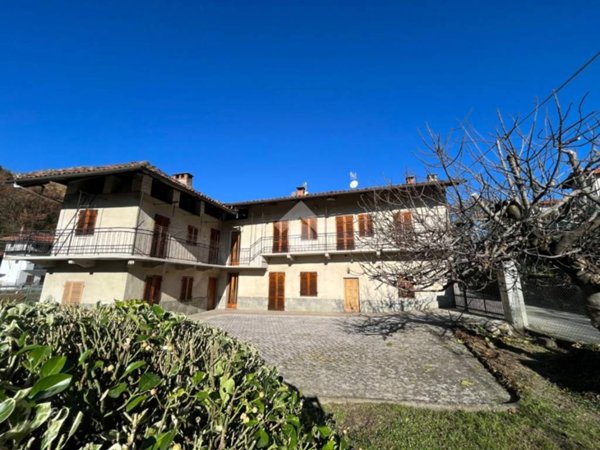 esavano in vendita a Baldissero Canavese
