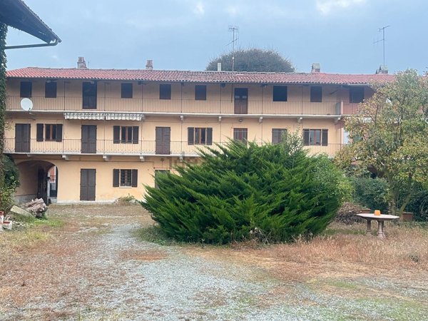 casale in vendita a Banchette