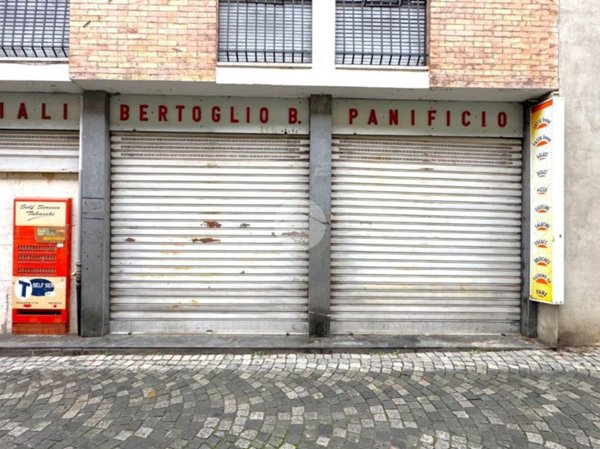 negozio in vendita a Banchette