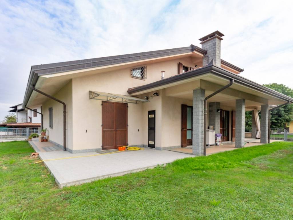 casa indipendente in vendita a Barbania