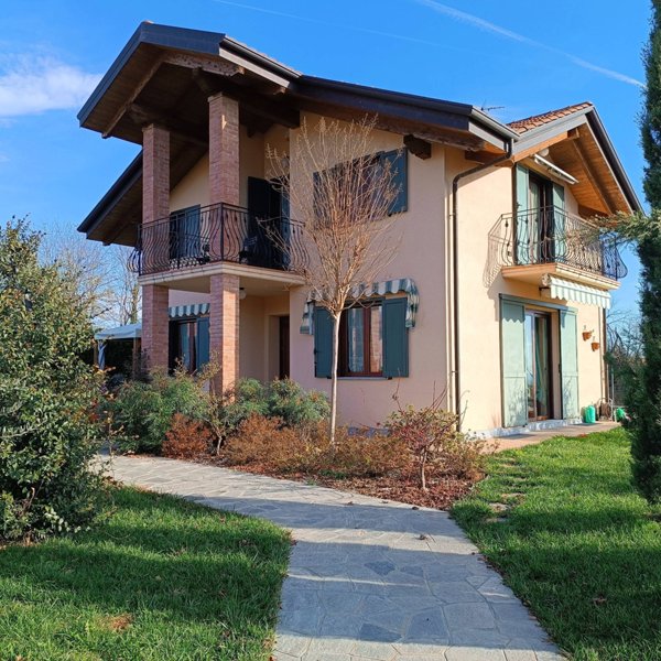 casa indipendente in vendita a Barbania in zona Colli