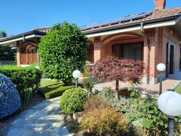casa indipendente in vendita a Barbania