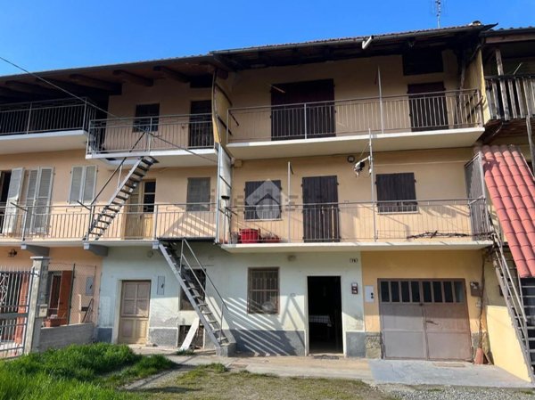 casa semindipendente in vendita a Barbania in zona Vignali