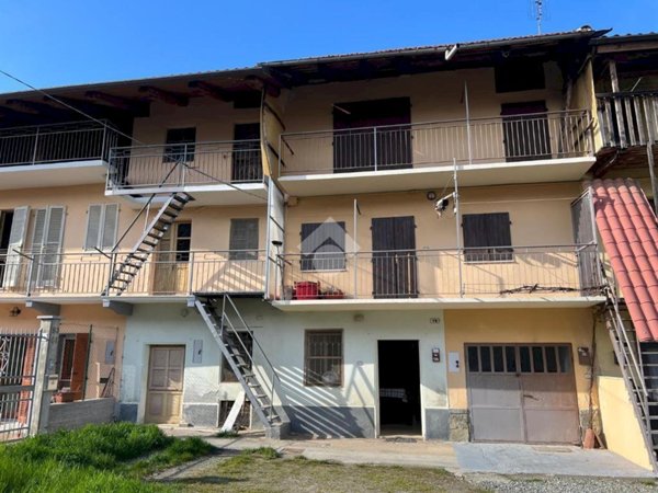 casa semindipendente in vendita a Barbania in zona Vignali